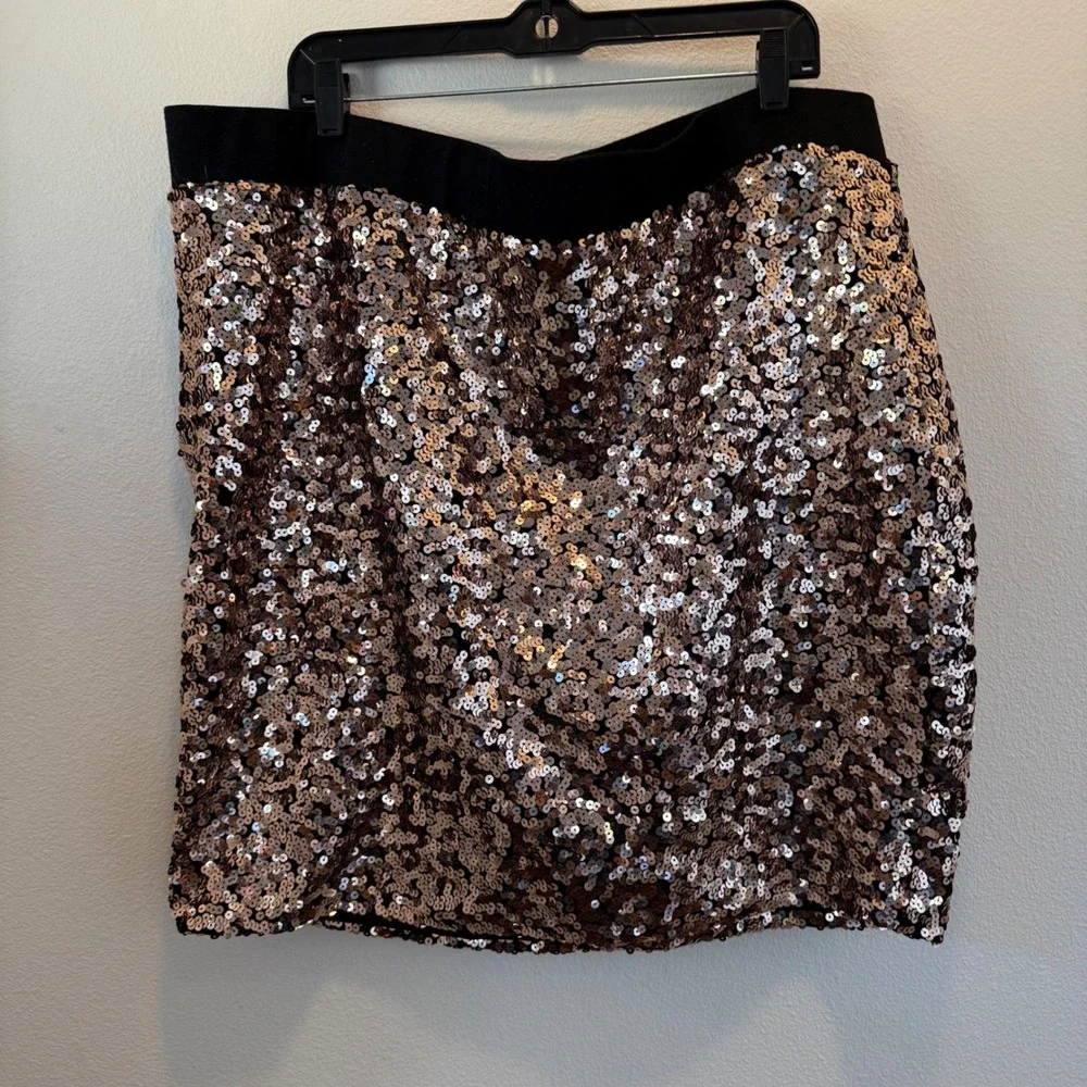 torrid shimmering gold